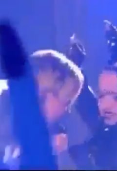 Miley Cyrus : Un clip ou une sex-tape ? (Photos et Vidéo)