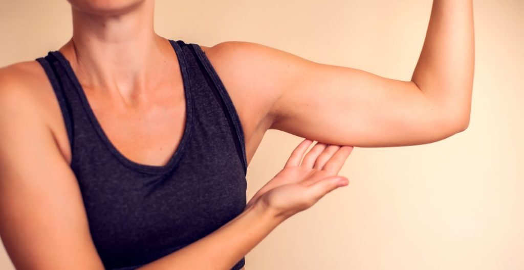 Bras chauvesouris après 50 ans la séance de musculation idéale — free download