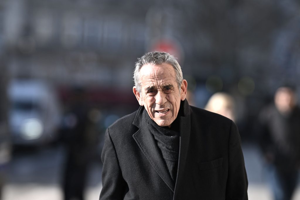 Thierry Ardisson est mort à 76 ans : après un démenti, Audrey Crespo-Mara confirme les rumeurs à l’AFP