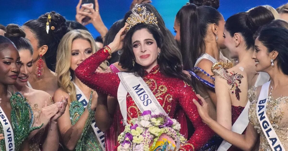 "Elle est méconnaissable", "Merci la chirurgie" : l’incroyable transformation de Miss Univers 2025 Fatima Bosch