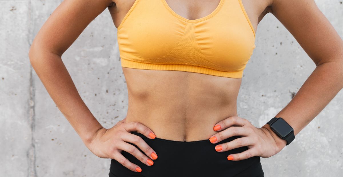 Graisse abdominale : exit les jumping jacks, l’exercice du “phoque” serait le plus efficace pour perdre du ventre cet hiver selon un expert