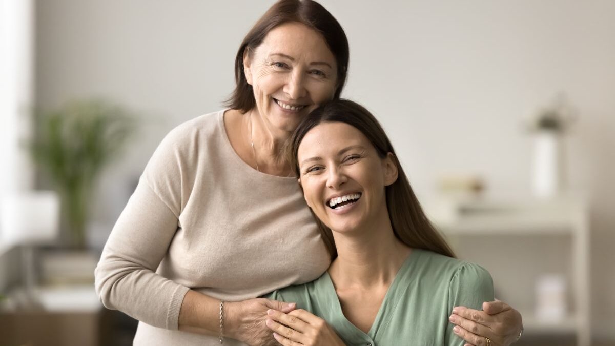 Ces 8 signes que vos enfants adultes vous apprécient vraiment (et pas seulement pas habitude ou obligation)