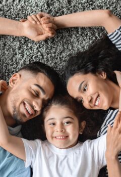 Les enfants les plus heureux et qui r&eacute;ussissent dans la vie ont des parents qui ont adopt&eacute; ces 4 le&ccedil;ons &eacute;ducatives, selon une experte