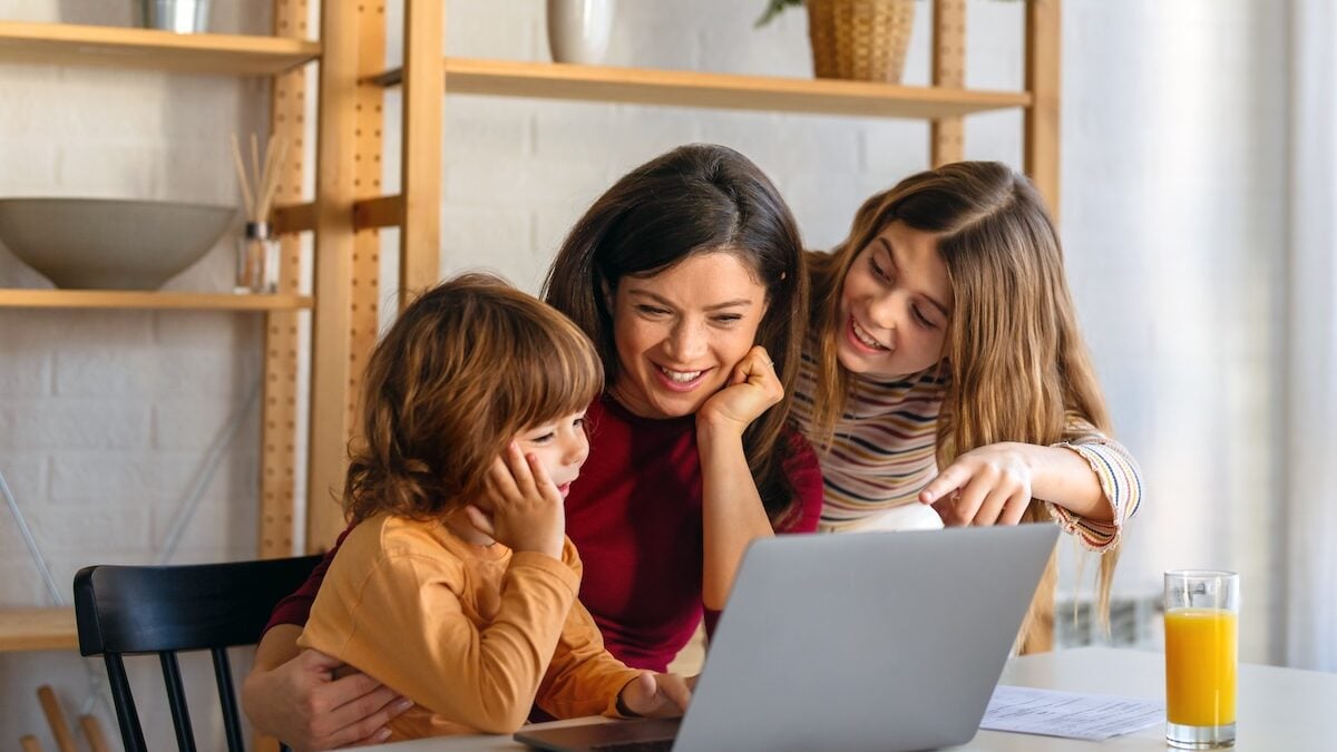 Les enfants les plus heureux et qui réussissent le plus ont des parents qui adoptent ces 12 habitudes éducatives