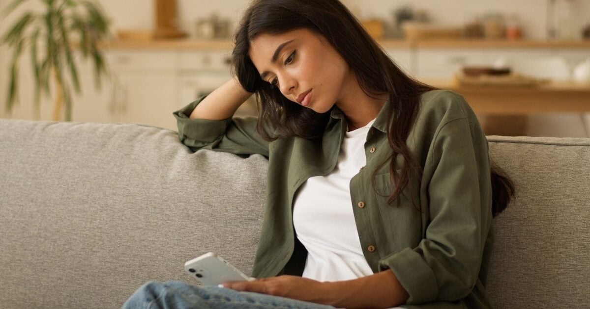 Les personnes qui ne postent jamais sur les réseaux sociaux et préfèrent rester en privé ont souvent ces 9 traits rares selon les psys