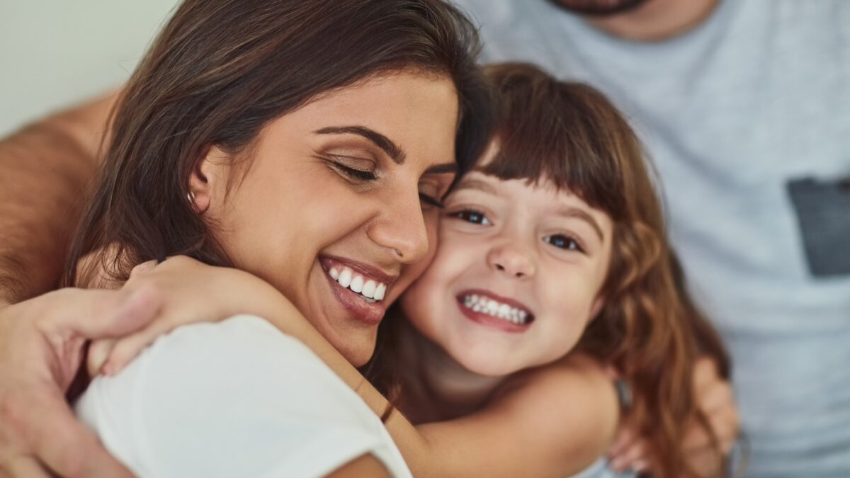 Les enfants les plus heureux ont tous des parents qui suivent le principe d'éducation du 80/20 (en 6 étapes)