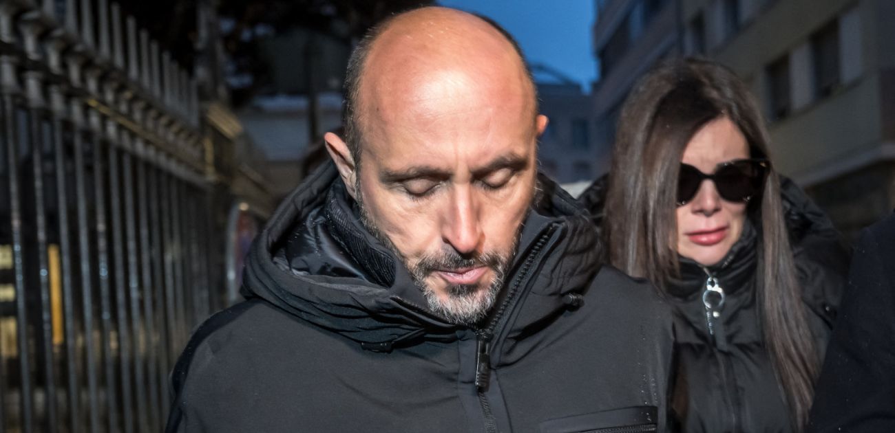 Incendie de Crans-Montana : « Aucune plaque de mousse acoustique », cette contradiction fragilise la version de Jacques Moretti