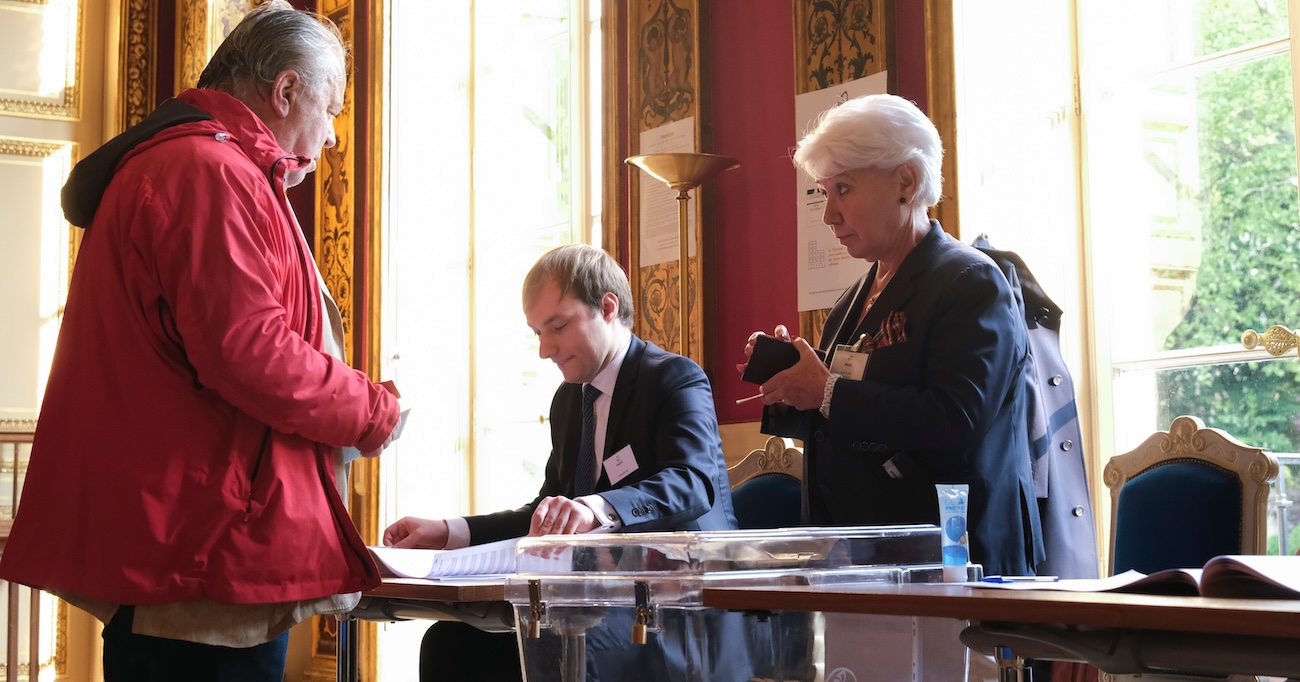 « Ils ont un pacte » : pour les élection municipales 2026, ce couple ensemble depuis 30 ans se présente face à face